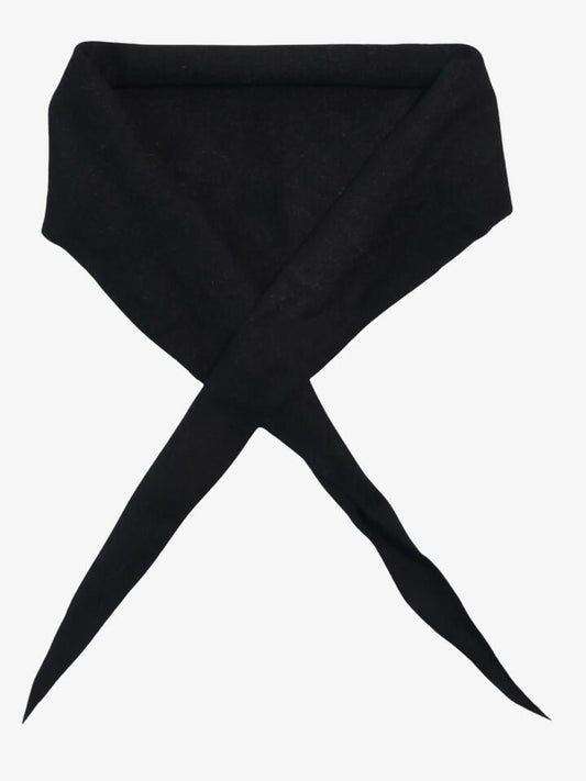 Image of Accessories. Productname: Petit Moments Vail Triangle Scarf ONE SIZE Black in Black colour by brand - Petit Moments