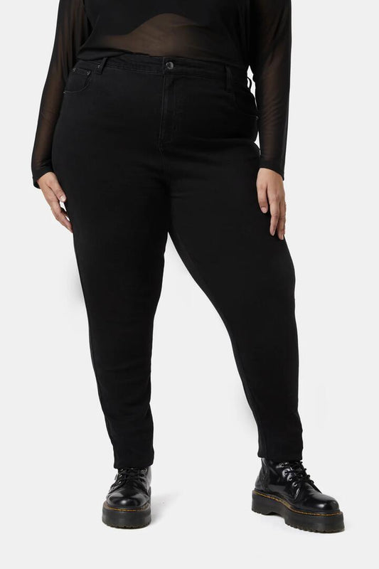 Image of a model wearing Denim. Productname: Eve Curve Skinny Jeans in Black colour by brand - Dangerfield