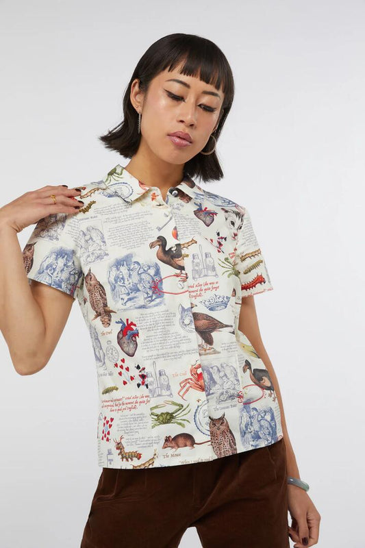 Image of a model wearing Tops. Productname: Dodo Print Blouse in Cream colour by brand - Dangerfield