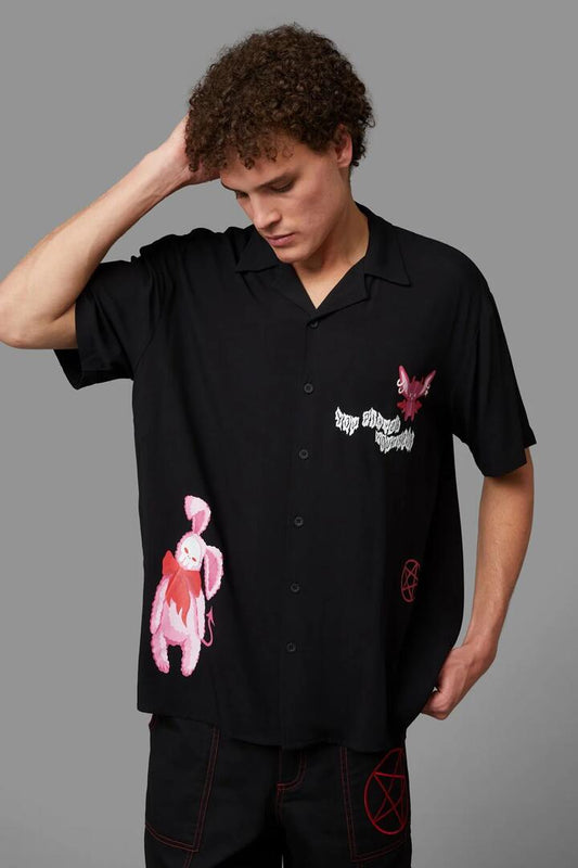 Image of a model wearing Shorts. Productname: Entity Short Sleeve Shirt in Black colour by brand - Black Friday