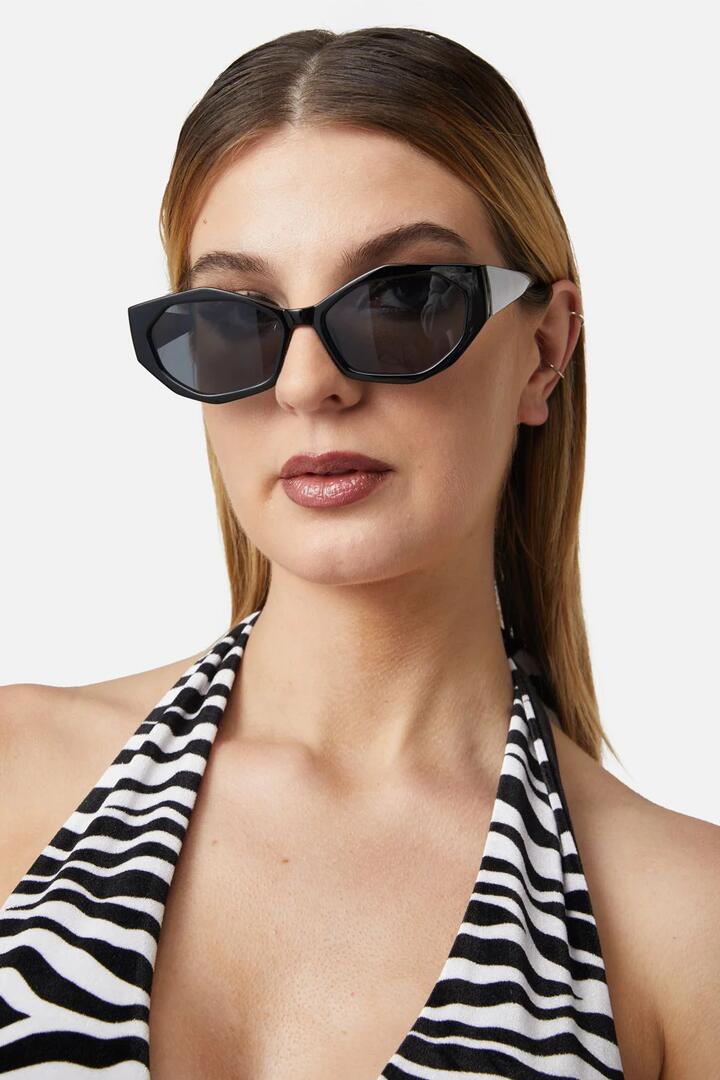 Image of Sunglasses. Productname: Edgy Oval Sunglasses in Black colour by brand - Dangerfield