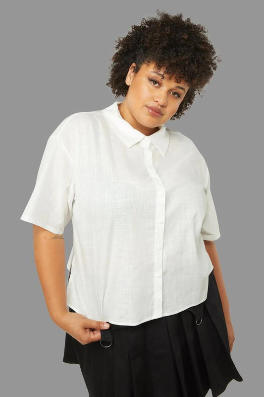 Image of a model wearing Tops. Productname: Curve Soundwave Blouse in Red colour by brand - Black Friday