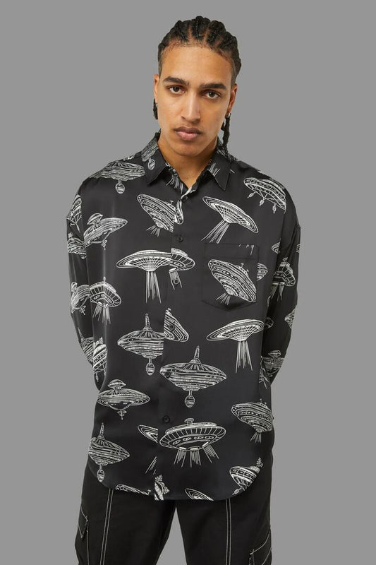 Image of a model wearing Tops. Productname: Ufo LS Shirt in Black colour by brand - Black Friday