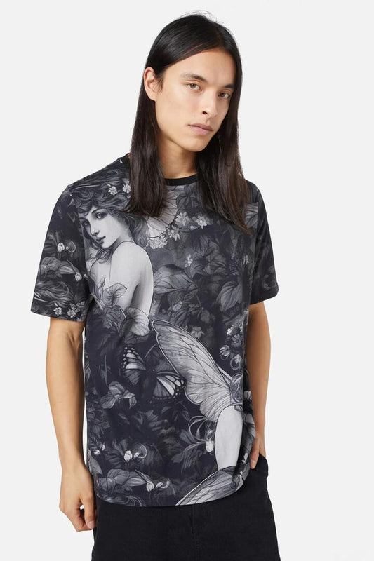 Image of a model wearing Tops. Productname: Dyrad Tee in Grey colour by brand - Black Friday