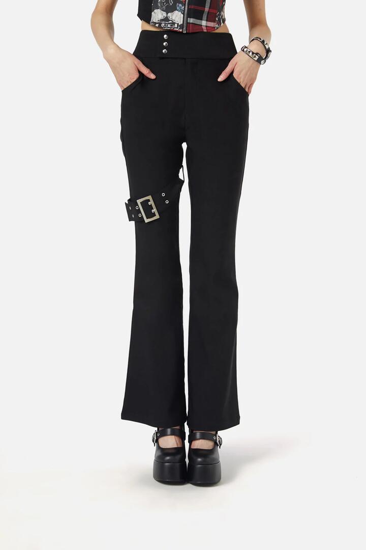 Image of a model wearing Pants. Productname: Scaredy Cat Pant in Black colour by brand - Black Friday
