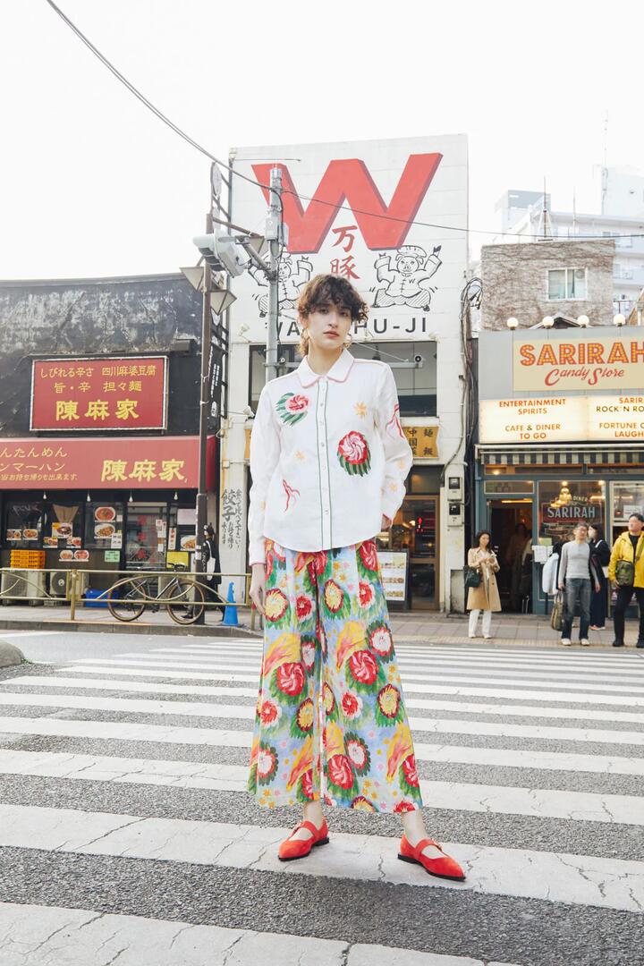 Image of a model wearing Pants. Productname: The Comet Linen Pant in Print colour by brand - Gorman