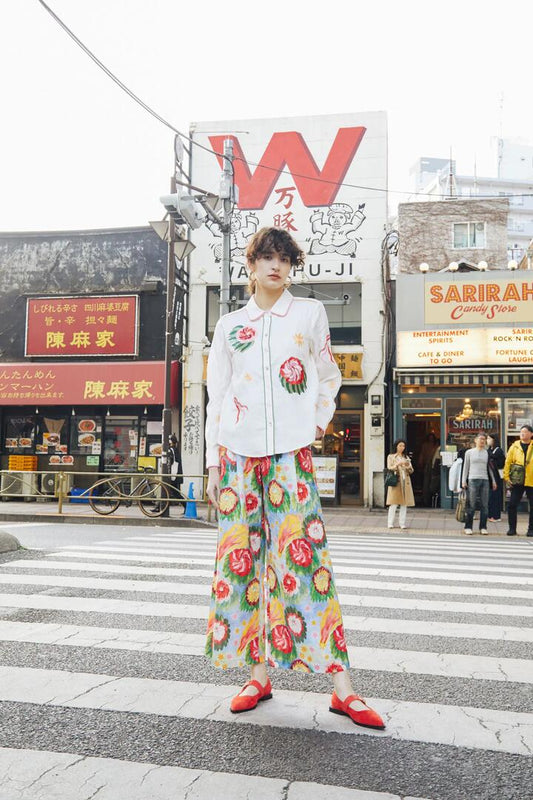 Image of a model wearing Pants. Productname: The Comet Linen Pant in Print colour by brand - Gorman