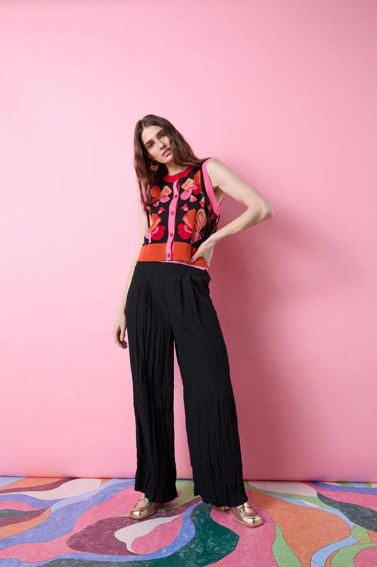 Image of a model wearing Pants. Productname: Ranger Crinkle Pant in Black colour by brand - Gorman