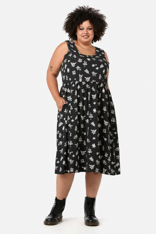 Image of a model wearing Dress. Productname: Curve Darc Printed Midi Dress in Black colour by brand - Black Friday