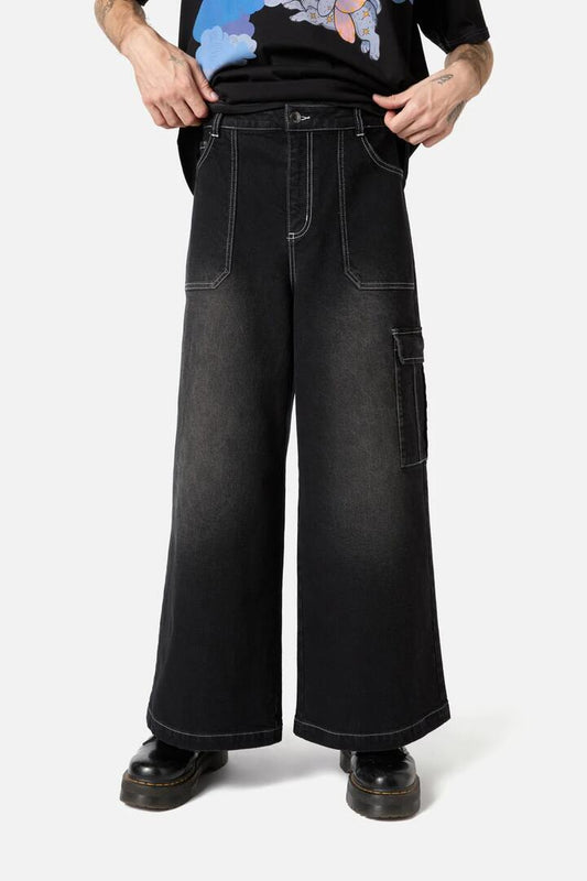 Image of a model wearing Denim. Productname: Baggy Unisex Jeans in Black colour by brand - Dangerfield