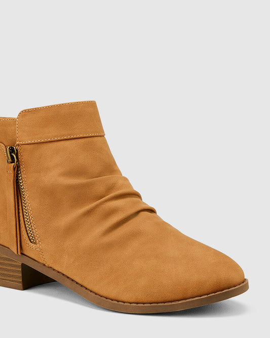 Image of Boots. Productname: Dagali: Tan - Women's Boot Flat in Tan colour by brand - Novo
