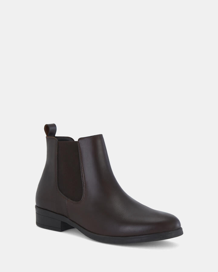Image of Boots. Productname: Declan: Chocolate - Women's Boot Flat in Tan colour by brand - Novo