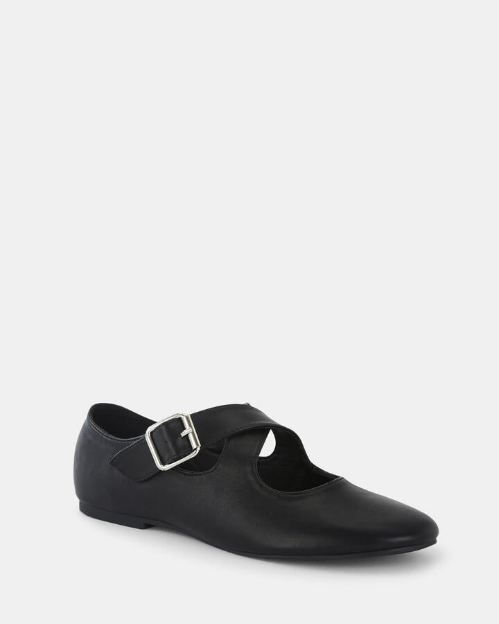Image of Flats. Productname: Casoria: Black - Women's Casual Flat Closed in Black colour by brand - Novo