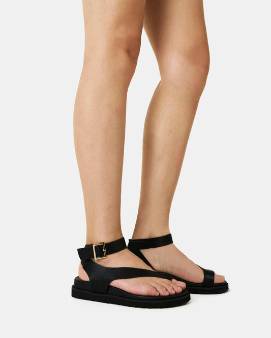 Image of Flats. Productname: TITON BLACK Women's Strappy - Flat Novo Sandals in Black colour by brand - Novo