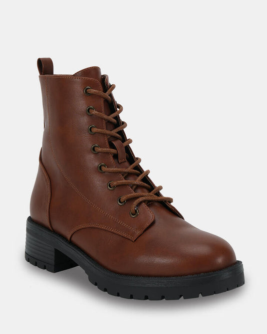 Image of Boots. Productname: DANGELO: BROWN - Women's Boot Flat in Tan colour by brand - Novo