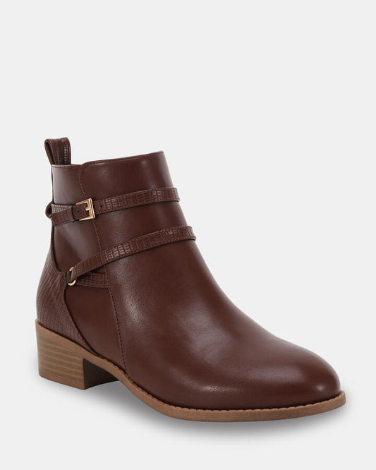 Image of Boots. Productname: DIGBY MILK CHOCOLATE Women's Boot Flat Novo Boots in Midnight colour by brand - Novo