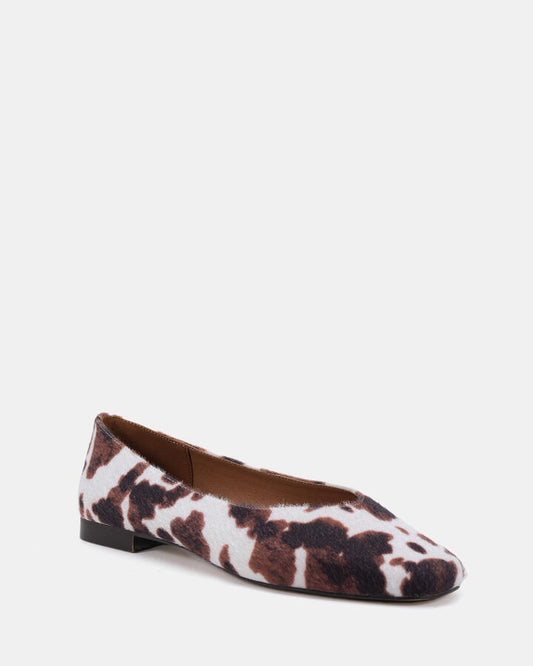 Image of Flats. Productname: CHESTER ANIMAL PRINT Women's Casual Flat Closed Novo Flats in Animal Print colour by brand - Novo