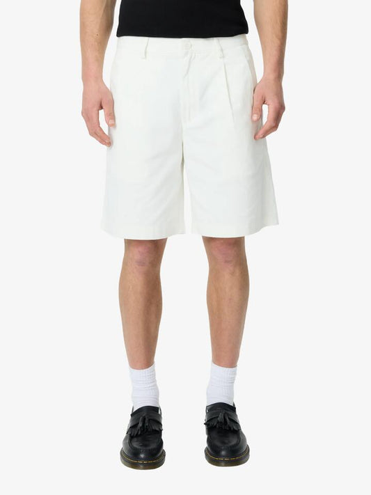 Image of a model wearing Pants. Productname: Article One Bolton Chino Short in Ecru colour by brand - Article One