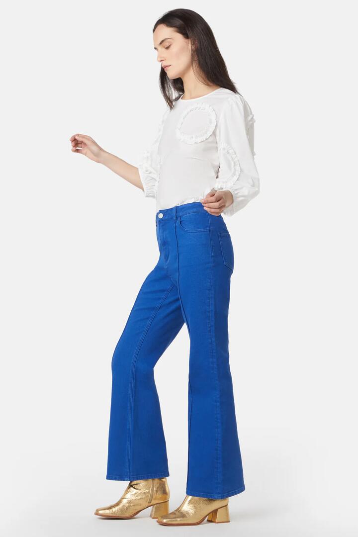 Image of a model wearing Denim. Productname: Marilyn Jeans in Blue colour by brand - Gorman