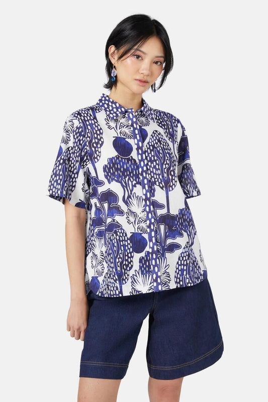 Image of a model wearing Tops. Productname: Santorini Shirt in Print colour by brand - Gorman