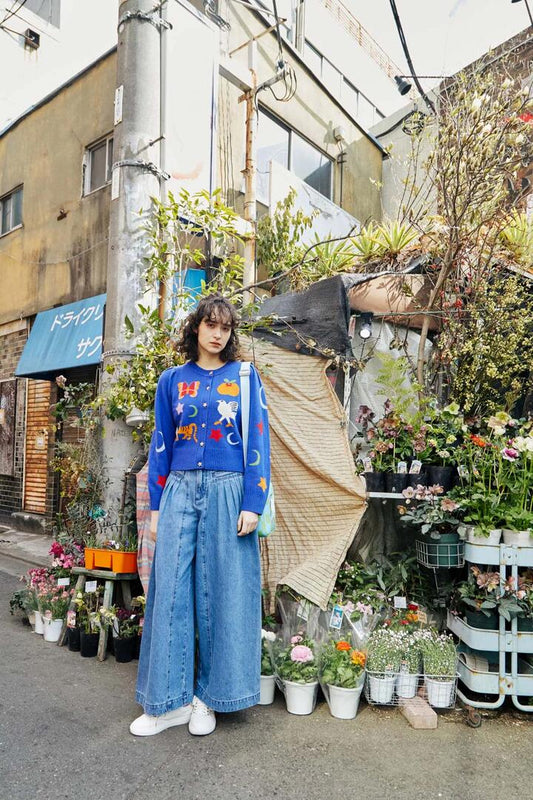 Image of a model wearing Denim. Productname: Carnaby Pleat Jean in Light Blue colour by brand - Gorman