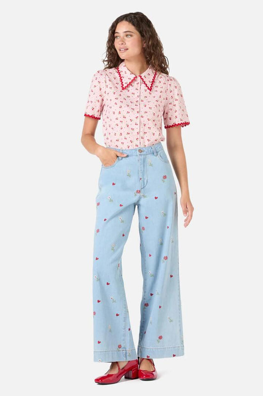 Image of a model wearing Tops. Productname: Holly Short Sleeve Blouse in Cream colour by brand - Princess Highway