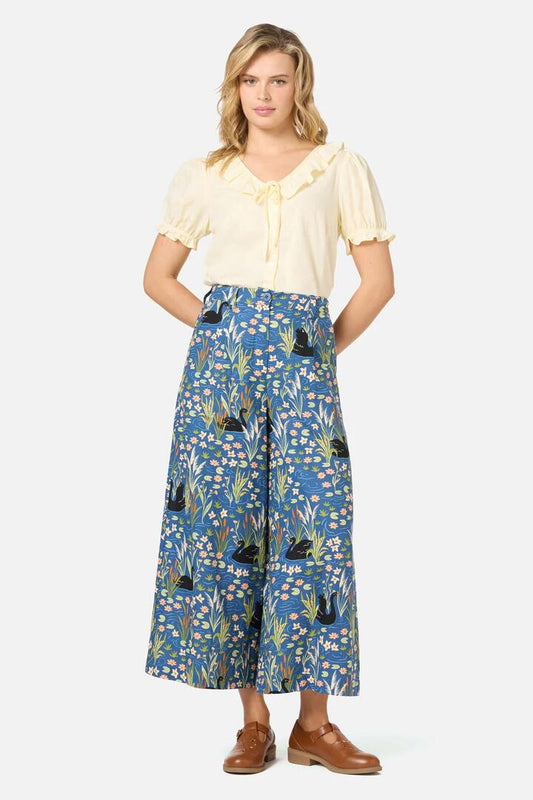 Image of a model wearing Pants. Productname: Pretty Swan Culotte in Navy colour by brand - Princess Highway