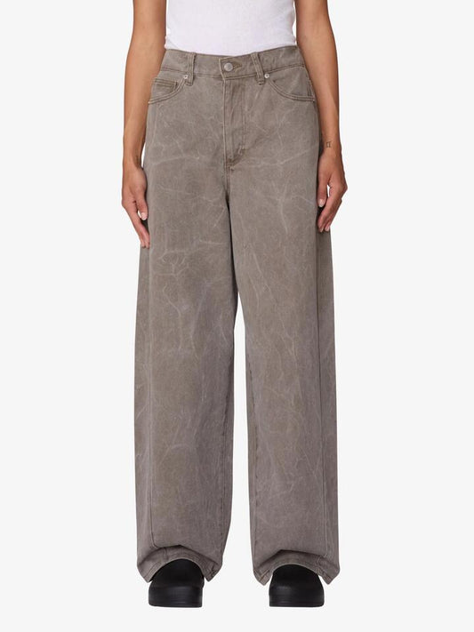 Image of a model wearing Pants. Productname: Obey Donovan 5-Pocket Pants in Major Brown Wrinkle Wash colour by brand - Obey