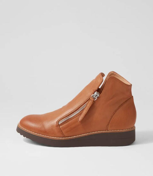 Image of Boots. Productname: Olise Cognac Choc Leather Ankle Boots in COGNAC-CHOC SOLE colour by brand - MIDAS