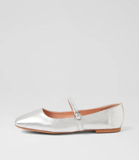 Image of Footwear. Productname: Tokena Silver Leather Flat Shoes in SILVER colour by brand - MOLLINI