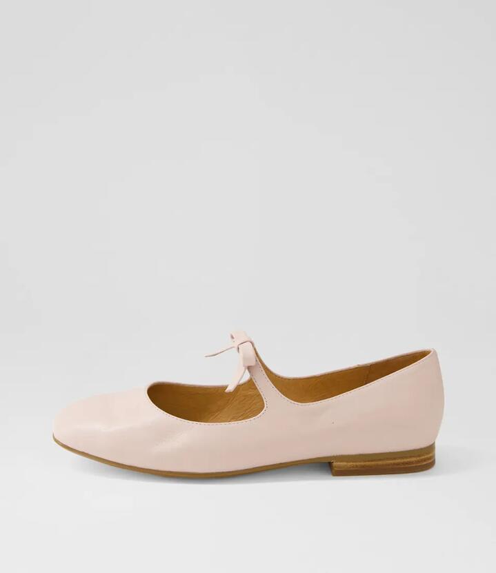 Image of a model wearing Dress. Productname: Mosse Mi Dusty Pink Leather Dusty Pink in DUSTY PINK colour by brand - MIDAS