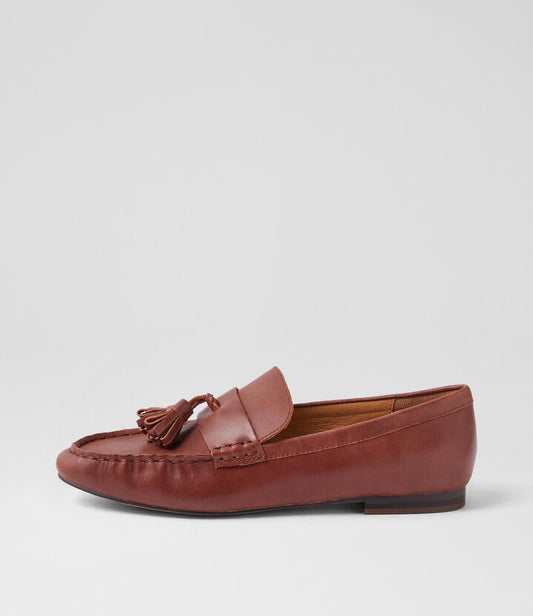 Image of Flats. Productname: Glaysia Walnut Leather Loafers in WALNUT colour by brand - MOLLINI