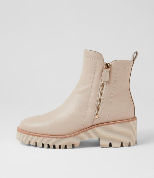 Image of Boots. Productname: Dissel Vanilla Leather Ankle Boots in VANILLA colour by brand - MIDAS