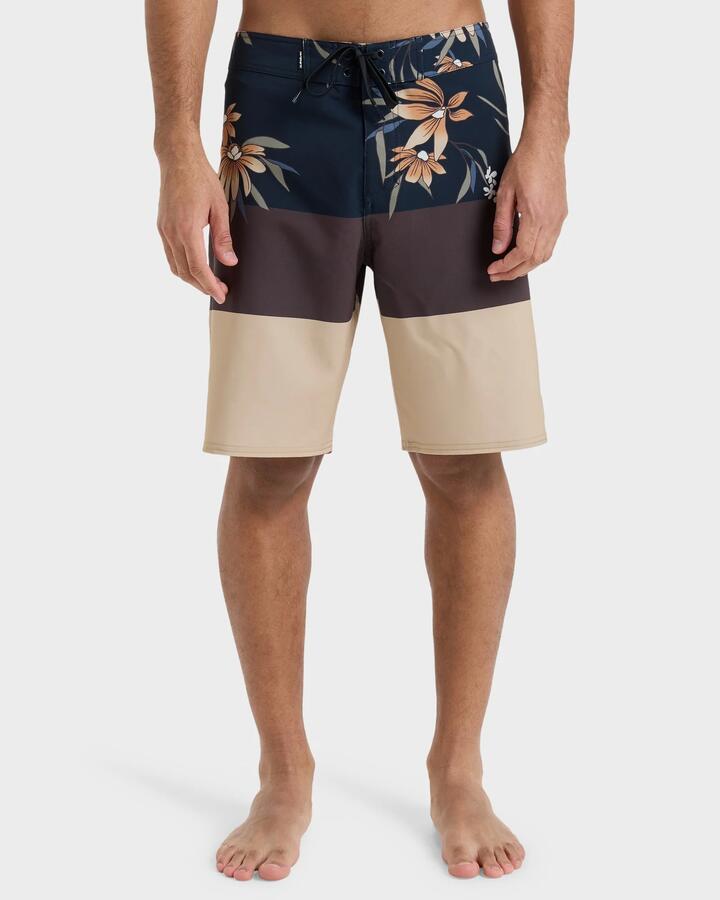 Image of Swimwear. Productname: Quiksilver - Mens Surfsilk Straight 20" Boardshorts - Black Panel Costal Flora - in Black Panel Costal Flora colour by brand - Quiksilver