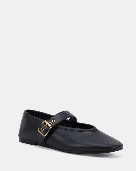 Image of Flats. Productname: Cade: Black Smooth - Women's Casual Flat Closed in Black colour by brand - Novo