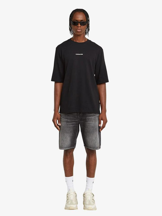 Image of a model wearing Shorts. Productname: G-Star Dakota Shorts Clean Edge in Faded Scoria Grey colour by brand - G-Star