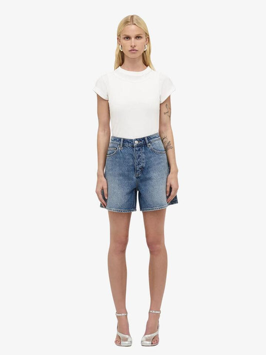 Image of a model wearing Shorts. Productname: Neuw Eva Short Flux in MID VINTAGE INDIGO colour by brand - Neuw