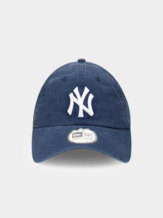 Image of Accessories. Productname: New Era New York Yankees Casual Classic ONE SIZE Navy Snow Wash in Navy Snow Wash colour by brand - New Era