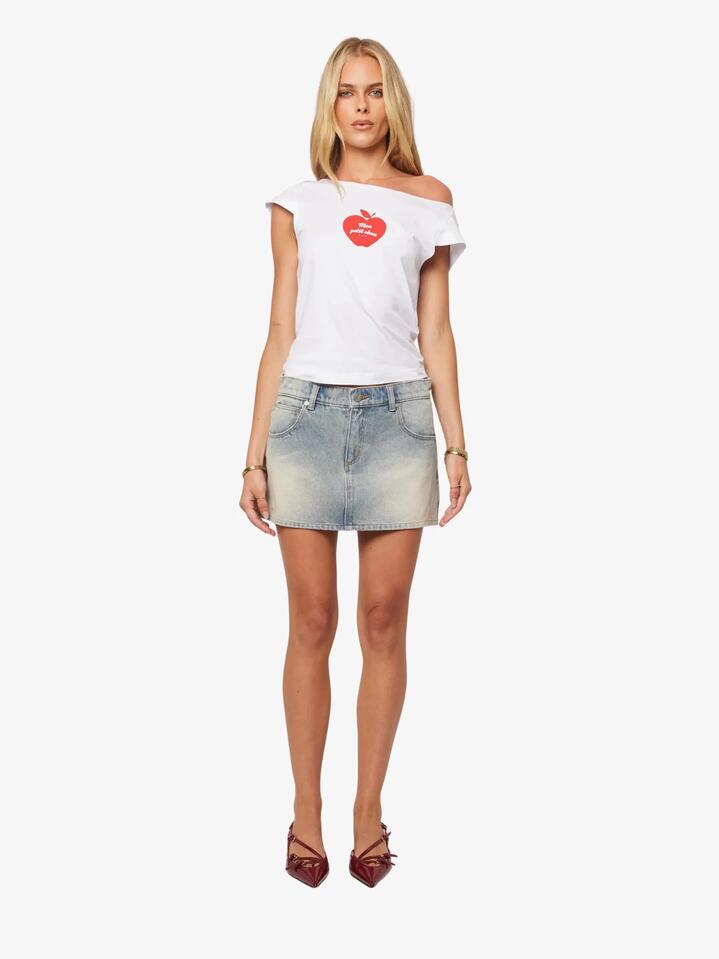 Image of a model wearing Skirts. Productname: Abrand 99 Skirt Alexis in Alexis colour by brand - Abrand