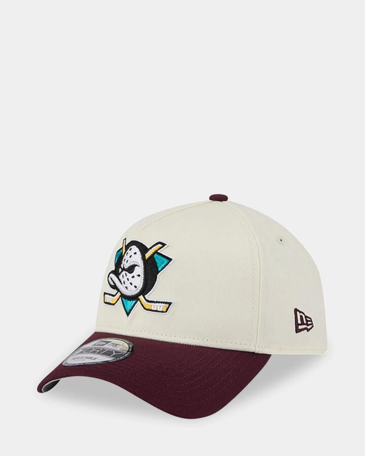 Image of Hats. Productname: newera - 9Fourty A-Frame Anaheim Ducks Cap - White - in White colour by brand - newera
