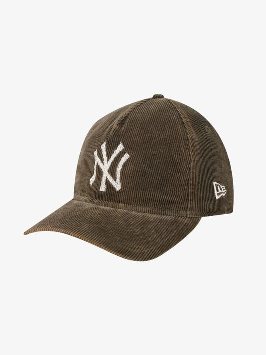 Image of Hats. Productname: New Era 9TWENTY A-Frame Washed Cord NY Yankees Cap ONE SIZE Green Med in Green Med colour by brand - New Era