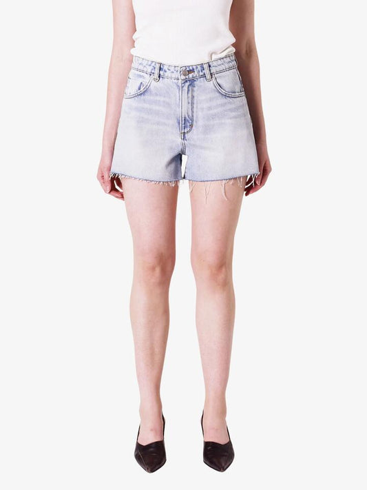 Image of a model wearing Shorts. Productname: Neuw Ryder Shorts Jetlag in Light Vintage Indigo colour by brand - Neuw