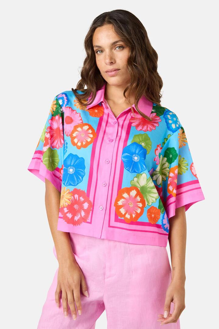 Image of a model wearing Tops. Productname: Pressed Flower Shirt in Print colour by brand - Gorman