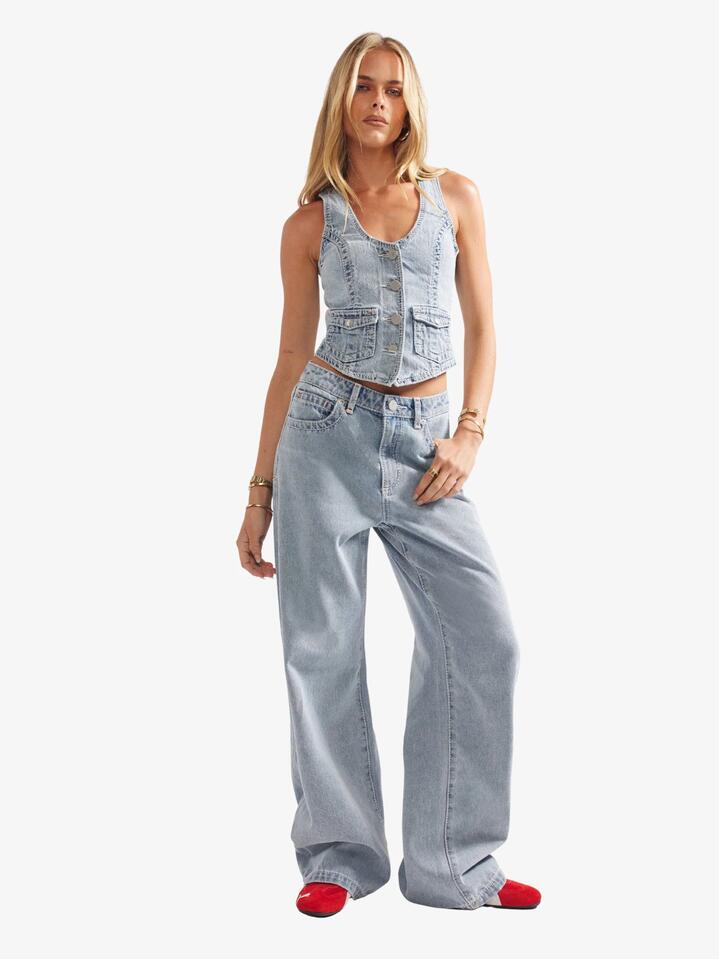 Image of a model wearing Denim. Productname: Abrand 95 Baggy Avril Jeans in Avril colour by brand - Abrand