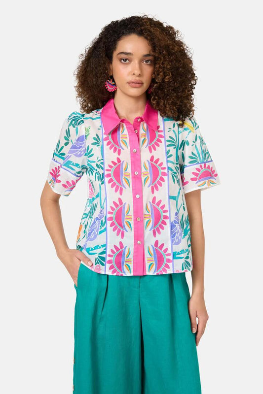 Image of a model wearing Tops. Productname: Caravan Holiday Shirt in Print colour by brand - Gorman