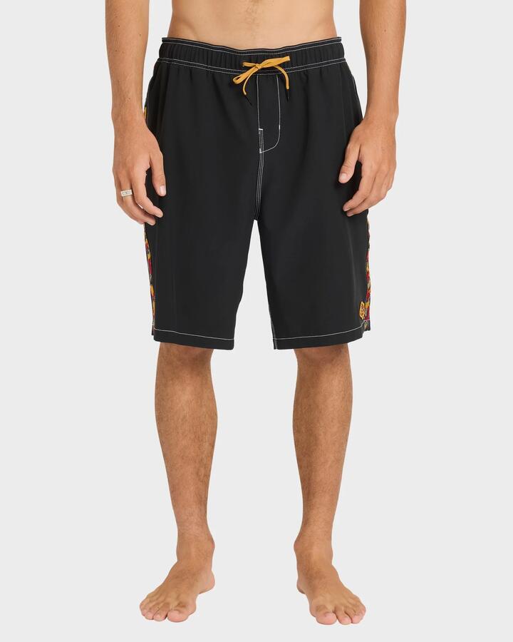 Image of Swimwear. Productname: billabong - Mens Otis Estuary Layback 17" Boardshorts - Black - in Black colour by brand - billabong