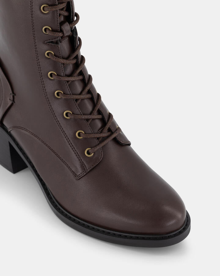 Image of Others. Productname: Bowie: Chestnut in Chestnut colour by brand - Novo