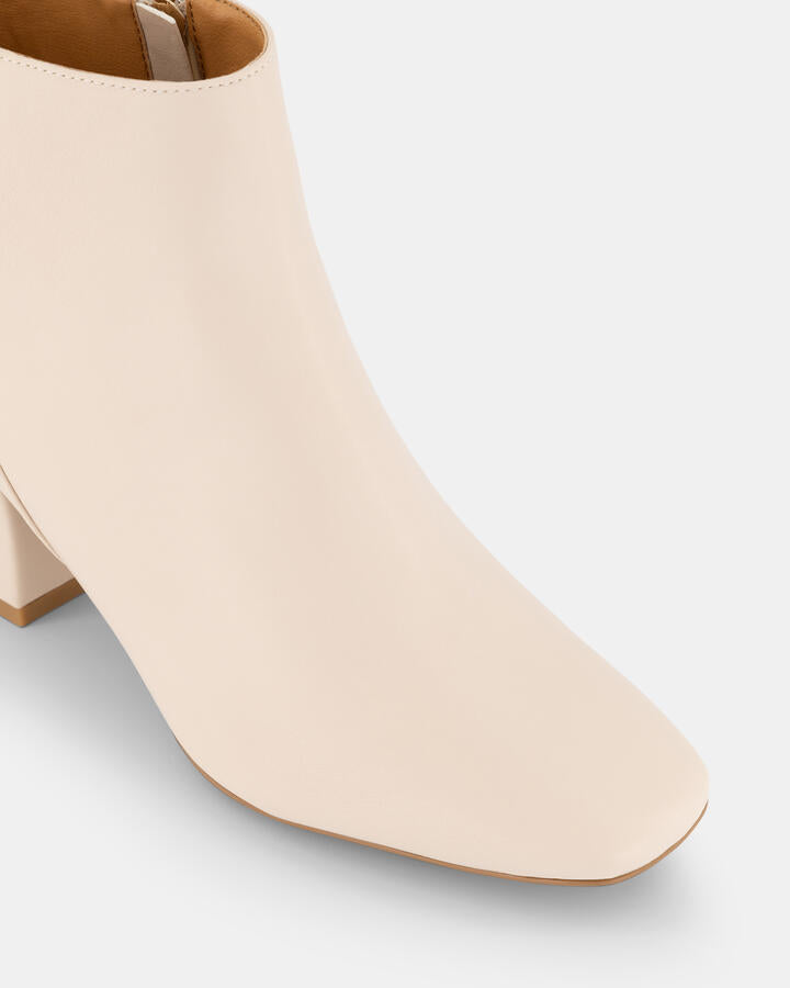 Image of Others. Productname: Billie: Nude in Nude colour by brand - Novo