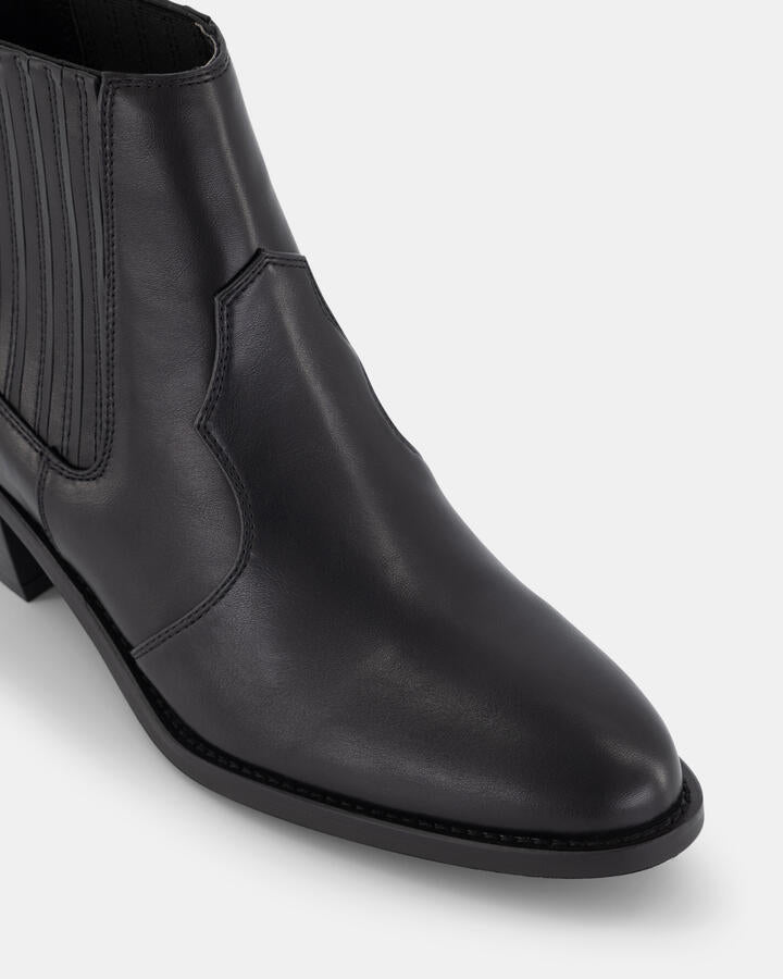 Image of Others. Productname: Blog: Black in Black colour by brand - Novo