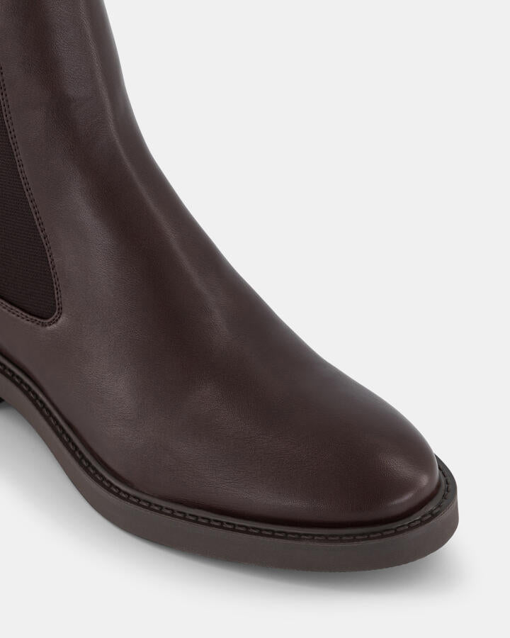 Image of Others. Productname: Becca: Chestnut in Chestnut colour by brand - Novo